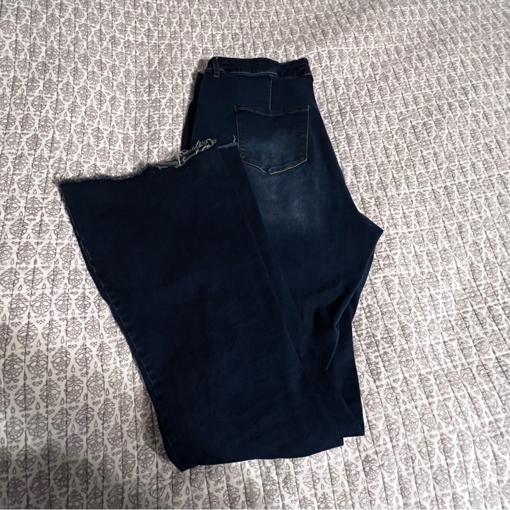 Cute Bell Bottoms/Bootcut Shaping Jeans!